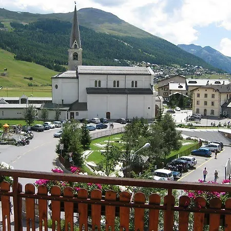 Bernina Ξενοδοχείο